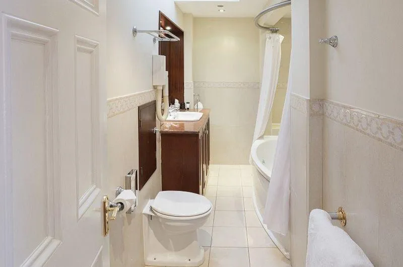 Room, Wynn' s, Dublin