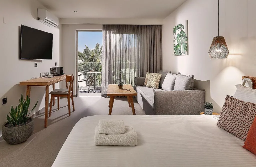 Room, Enorme Santanna Island, Crete