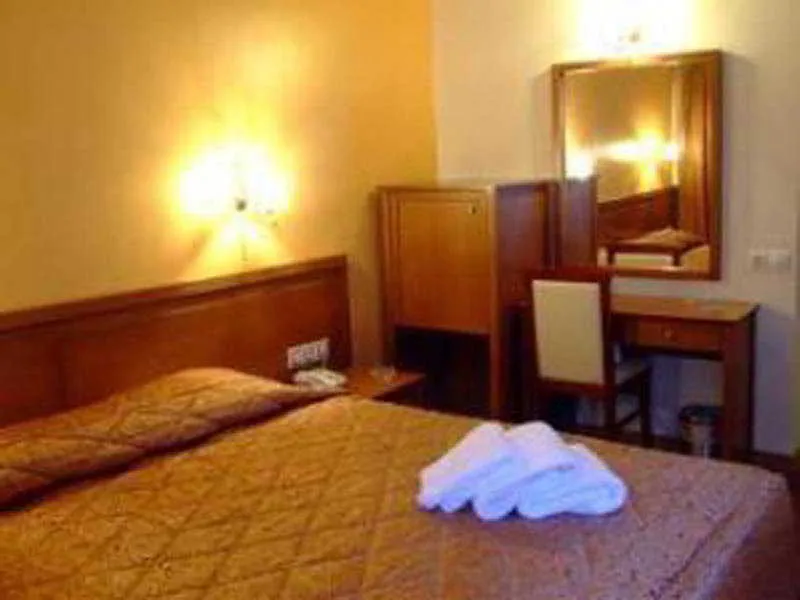 Room, Crystal City, Athens