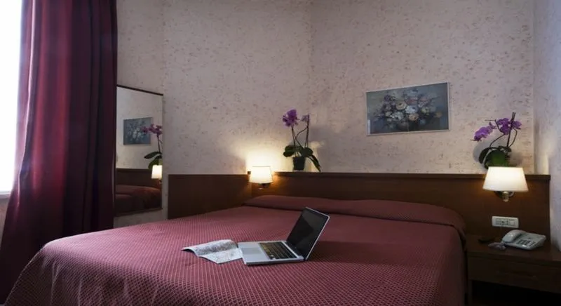 DOUBLE STANDARD Room, Delle Muse, Rome