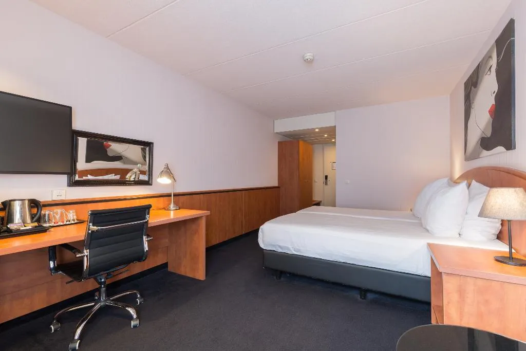 TWIN COMFORT Room, Leonardo Hotel Utrecht City Center, Amsterdam