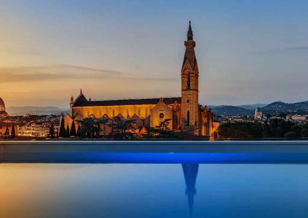 Pool, Plaza Lucchesi, Florence