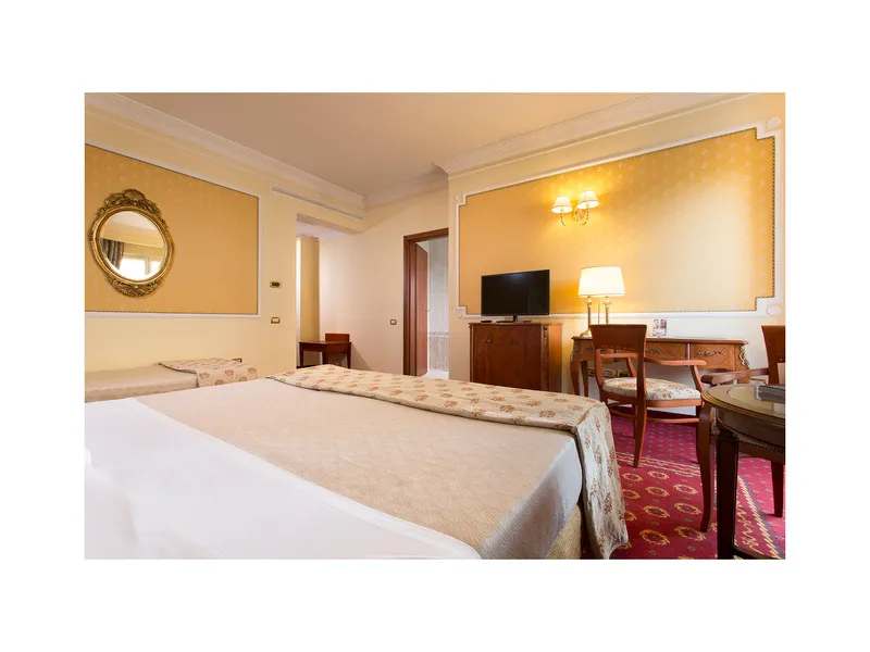 TRIPLE STANDARD Room, Grand Hotel Vanvitelli, Naples