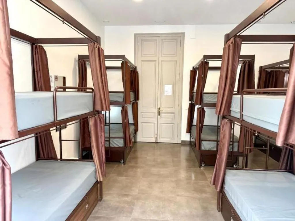 Bed in dormitory WITH SHARED BATHROOM Room, Hip Karma Hostel, Barcelona
