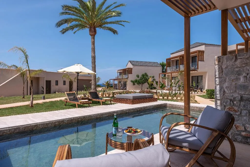 JUNIOR SUITE GARDEN VIEW Room, Aulus Chania Resort, Curio Collection by Hilton, Thessaloniki