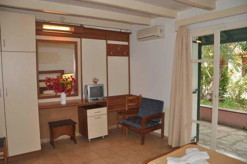 APARTMENT CAPACITY 4 Room, Tassos Apartments, Corfu