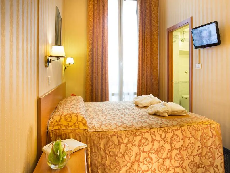 Room, Albergo Montreal, Florence