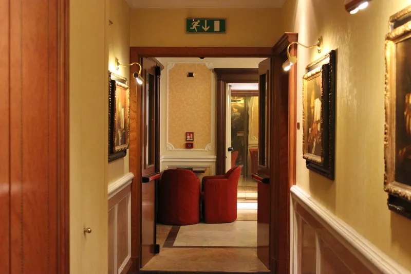 Lobby, Dei Consoli Roma, Rome