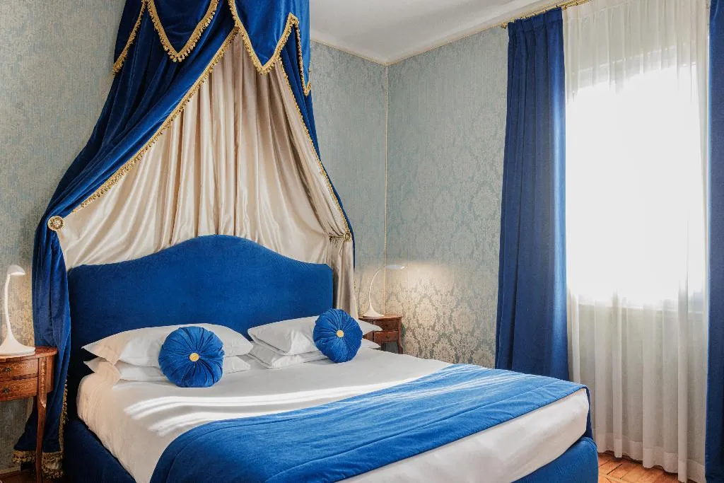 APARTMENT SUPERIOR WITH TERRACE Room, Palazzo Paruta, Venice