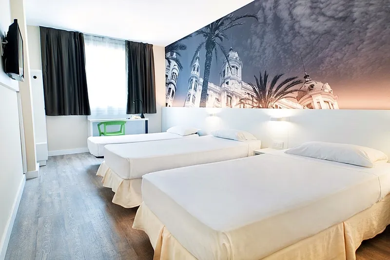FAMILY ROOM STANDARD Room, B&B Hotel Alicante, Costa Blanca