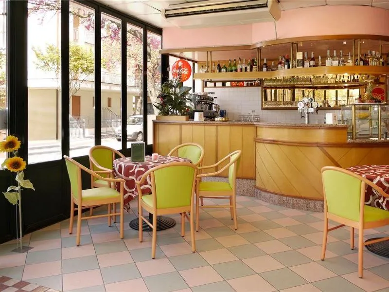 Bar, Beach 2, Venice
