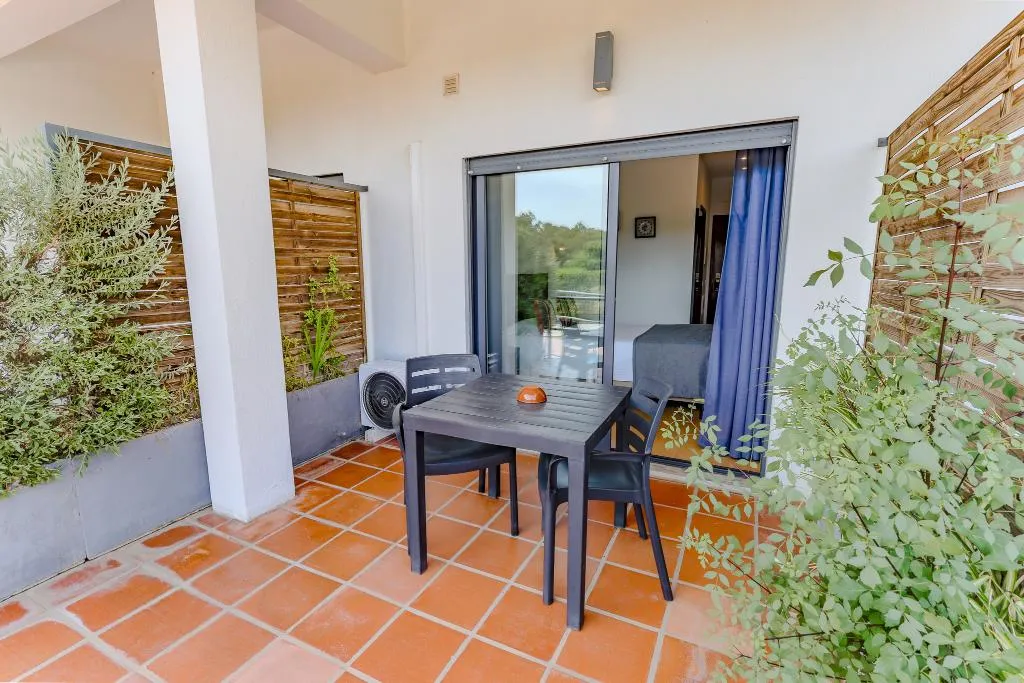 DOUBLE STANDARD Room, Casa do Vale by Umbral, Portugal