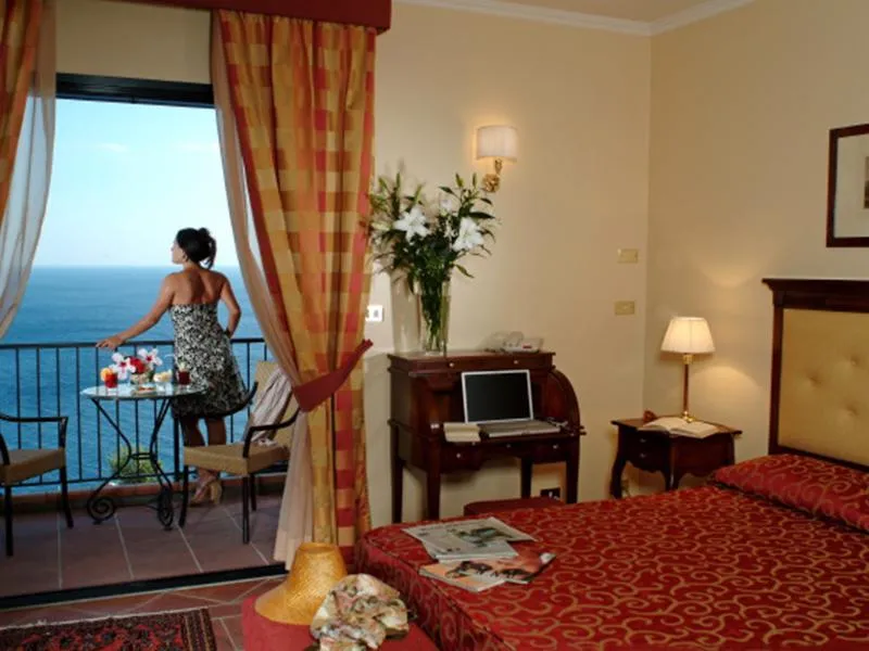 DOUBLE SINGLE USE SUPERIOR SEA VIEW Room, Hotel Capo dei Greci, Catania