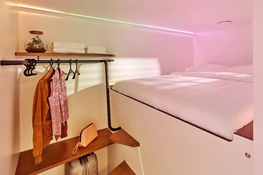 TWIN WITH SHARED BATHROOM Room, Cityhub Copenhagen, Copenhagen