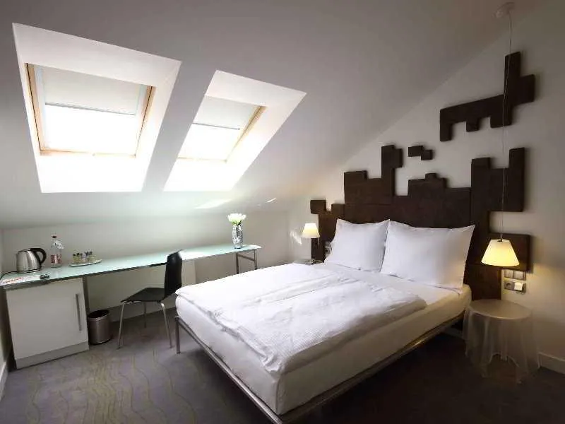 SINGLE STANDARD Room, Pure White, Prague