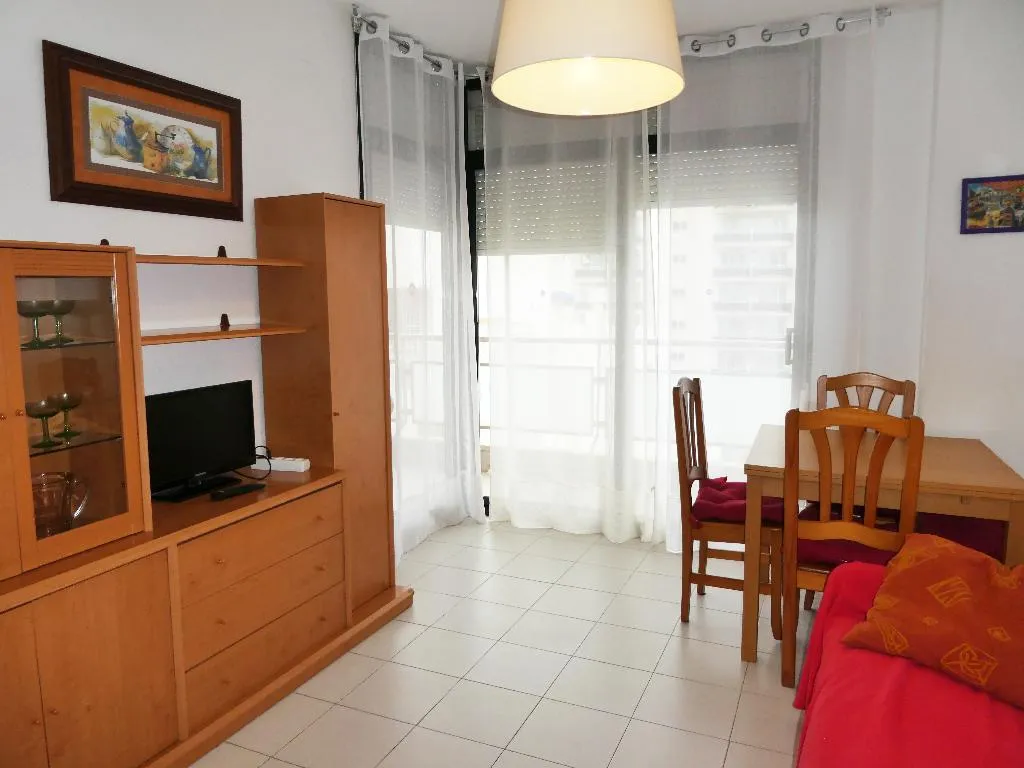 APARTMENT CAPACITY 6 TWO BEDROOMS Room, Apartamentos Surfing3000, Valencia