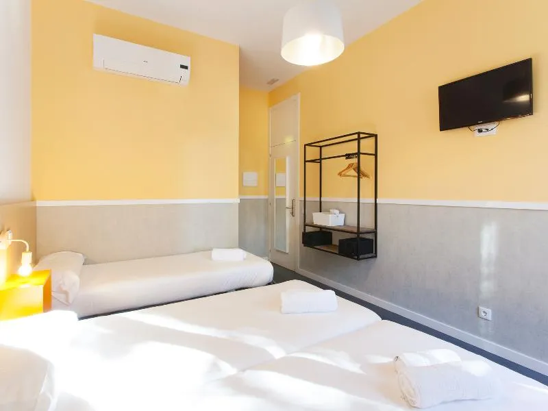 TRIPLE STANDARD Room, Ramblas by Pillow, Barcelona