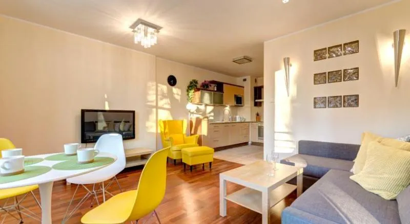 APARTMENT WITH BALCONY Room, Dom & House - Apartamenty Kamienice Nad Motlawa, Gdansk