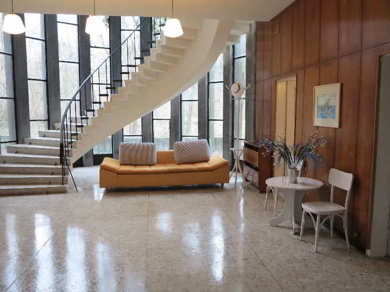 Lobby, Tango, Varna