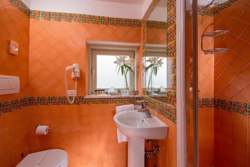 Room, Tiziano, Rome