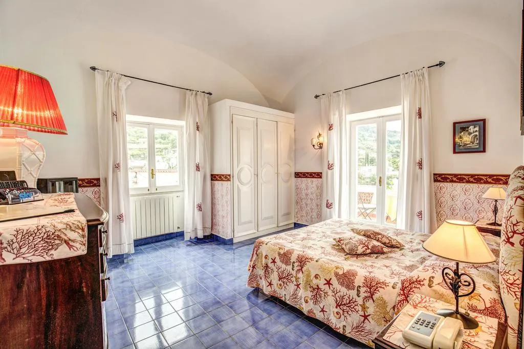 DOUBLE SINGLE USE GARDEN VIEW Room, Casa Caprile, Naples