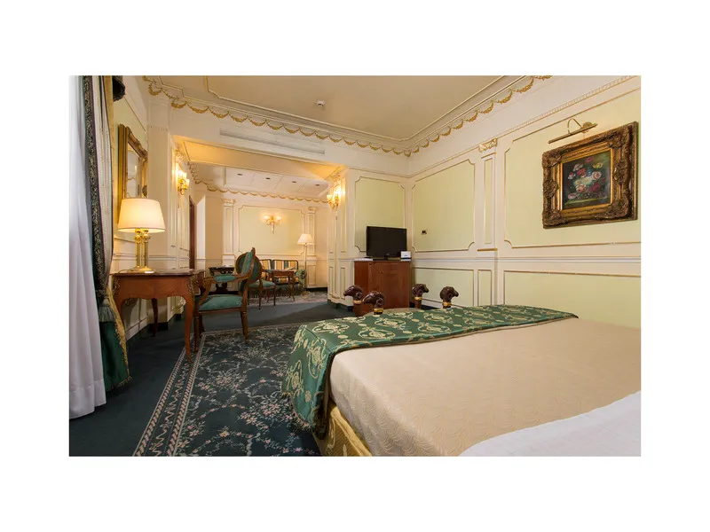 Double or Twin SUPERIOR Room, Grand Hotel Vanvitelli, Naples