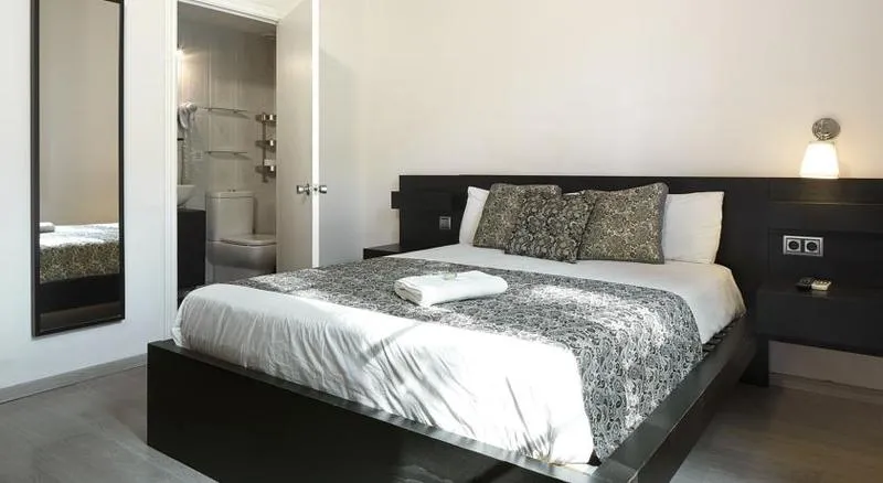 DOUBLE SUPERIOR Room, Hostal BruStar Gotic, Barcelona