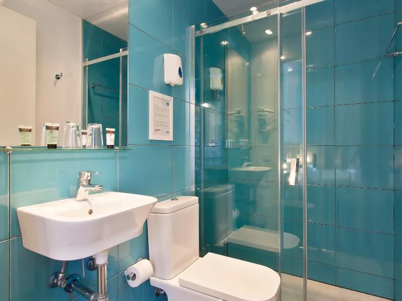 TRIPLE STANDARD Room, Ramblas by Pillow, Barcelona