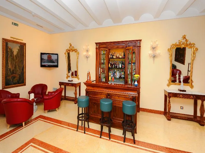 Bar, Antiche Mura, Naples