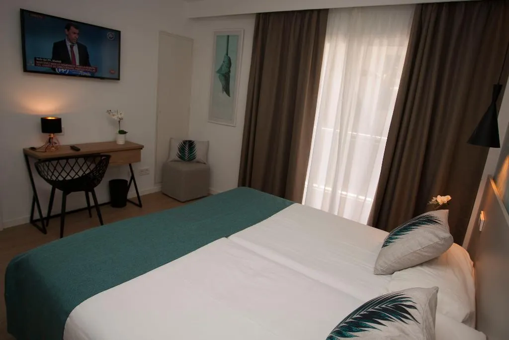Double or Twin SUPERIOR Room, Hotel Tora, Majorca