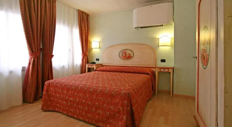DOUBLE STANDARD Room, Ariston, Venice