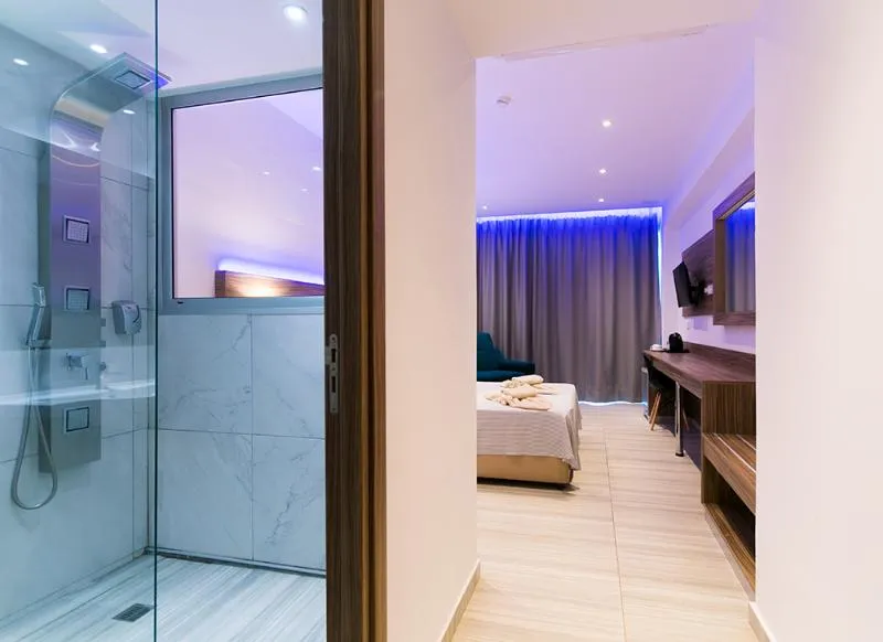 JUNIOR SUITE WITH PRIVATE POOL Room, Fedrania Gardens, Cyprus