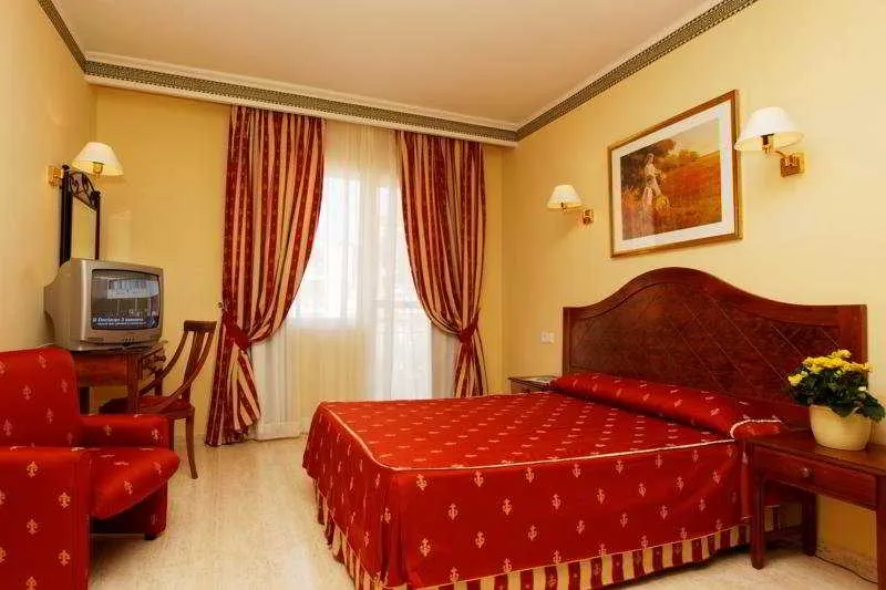 Room, Bulevar Paguera, Majorca
