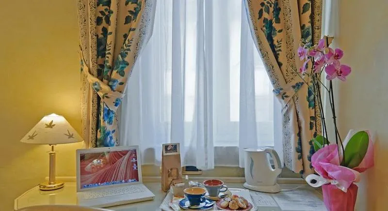 Room, Alba Palace, Florence