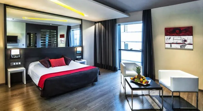 TRIPLE SUPERIOR Room, hotel  Talavera, Madrid