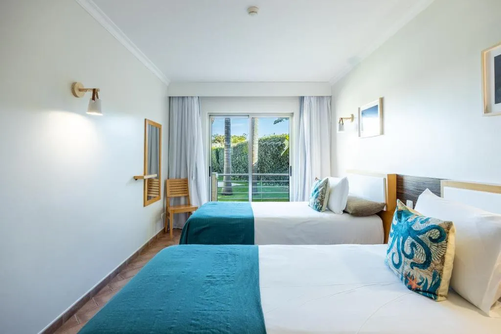 APARTMENT POOL VIEW Room, Pontalaia, Algarve