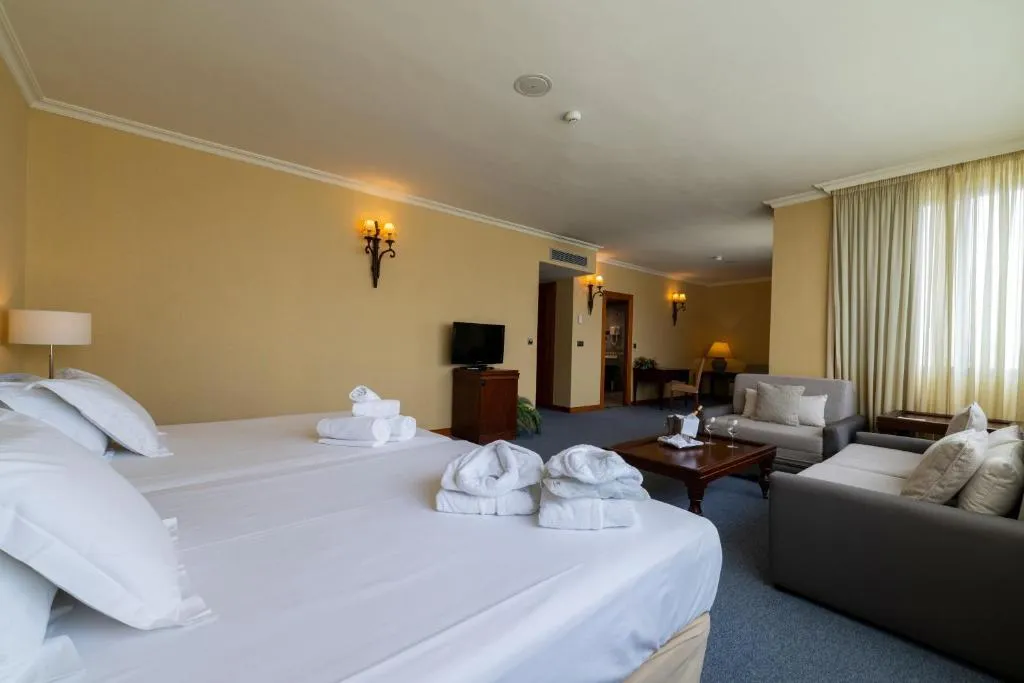 JUNIOR SUITE DELUXE Room, Silken Antequera Hills, Andalucia