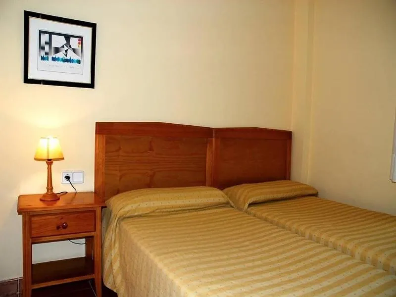 APARTMENT THREE BEDROOMS Room, Green Mar, Costa Brava
