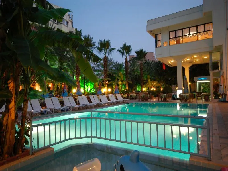 Pool, Sesin, Dalaman