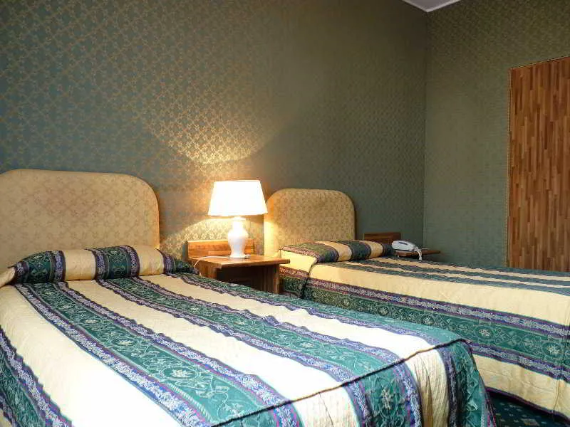 Room, Pasteur, Milan