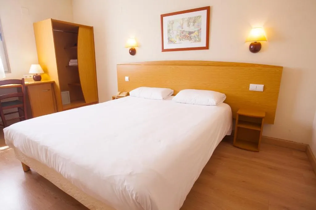 DOUBLE STANDARD Room, Travelodge Alicante Puerto, Costa Blanca