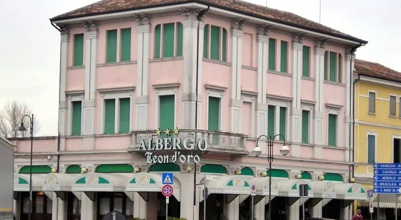General view, Albergo Leon d'Oro, Venice