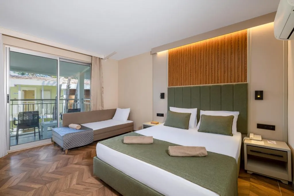 Room, Crystal Flora Pearl Collection, Antalya