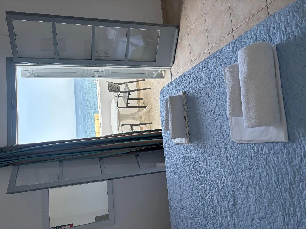 Room, Tarelis Apartmens Studios, Santorini
