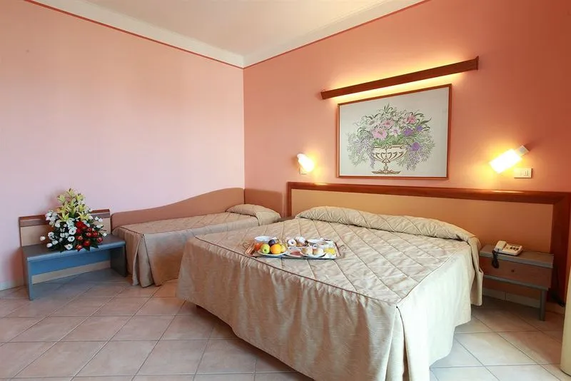 TRIPLE STANDARD Room, Caravel, Naples