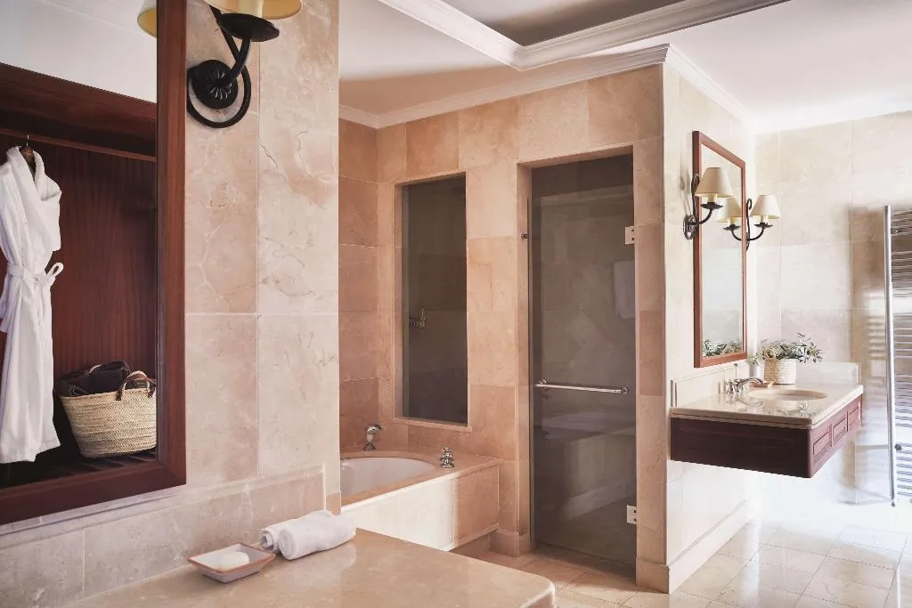 JUNIOR SUITE DELUXE Room, La Residencia, A Belmond Hotel, Mallorca, Majorca