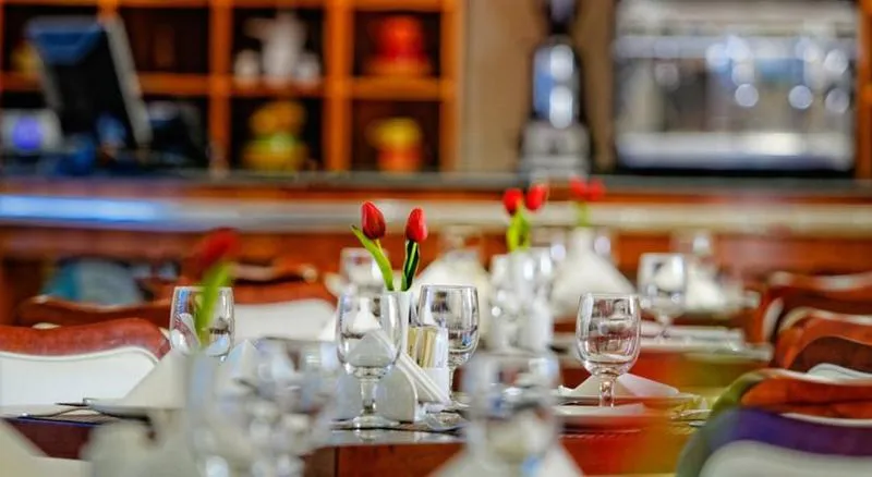 Restaurant, Golden Sands Hotel Apartments, Dubai