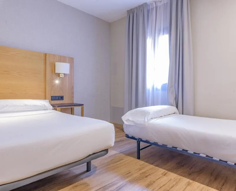 TRIPLE STANDARD Room, Zentral Mayoral, Madrid