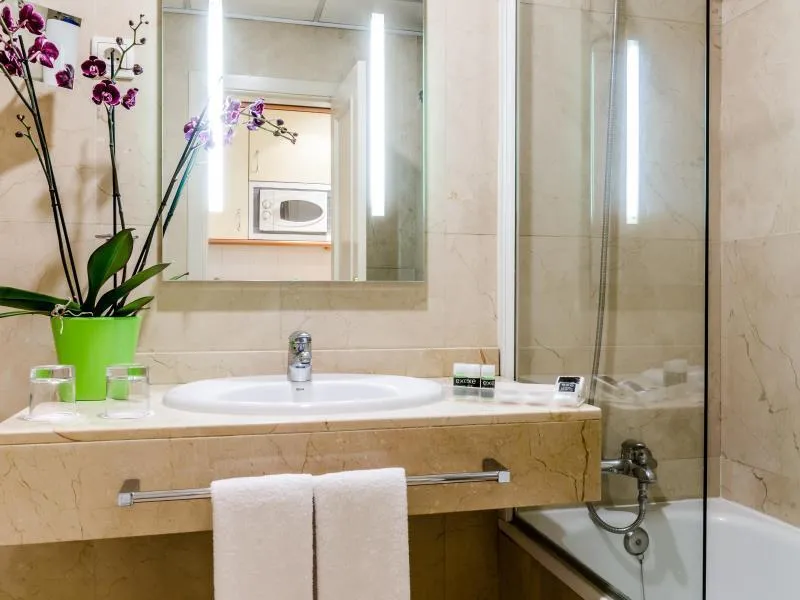 Room, Exe Suites 33, Madrid