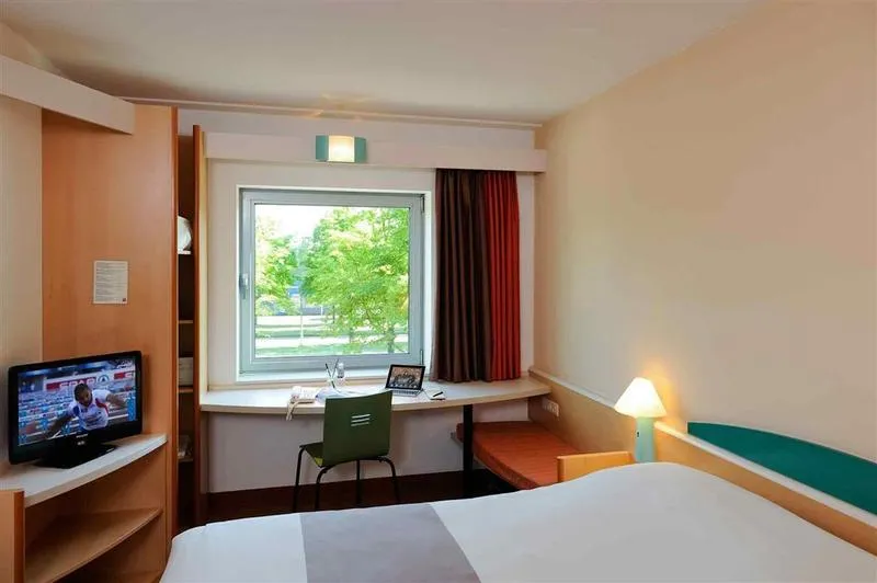 Room, Ibis Amsterdam City West, Amsterdam